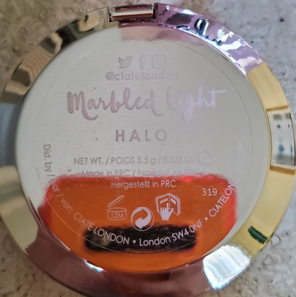 Ciaté Marbled Light Illuminating Blush - Picture 6 of 6